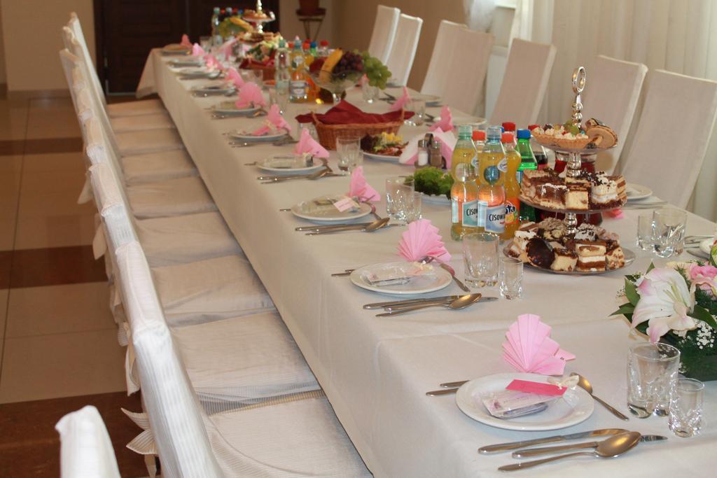 Hotel Kaprys Świdnik Kültér fotó