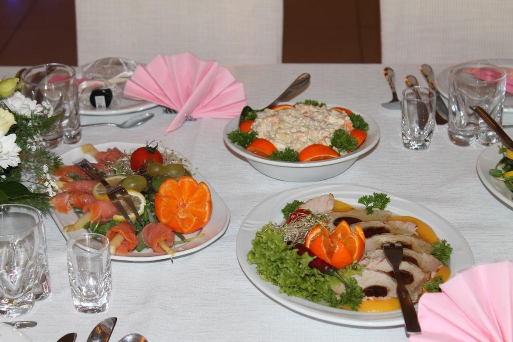 Hotel Kaprys Świdnik Kültér fotó