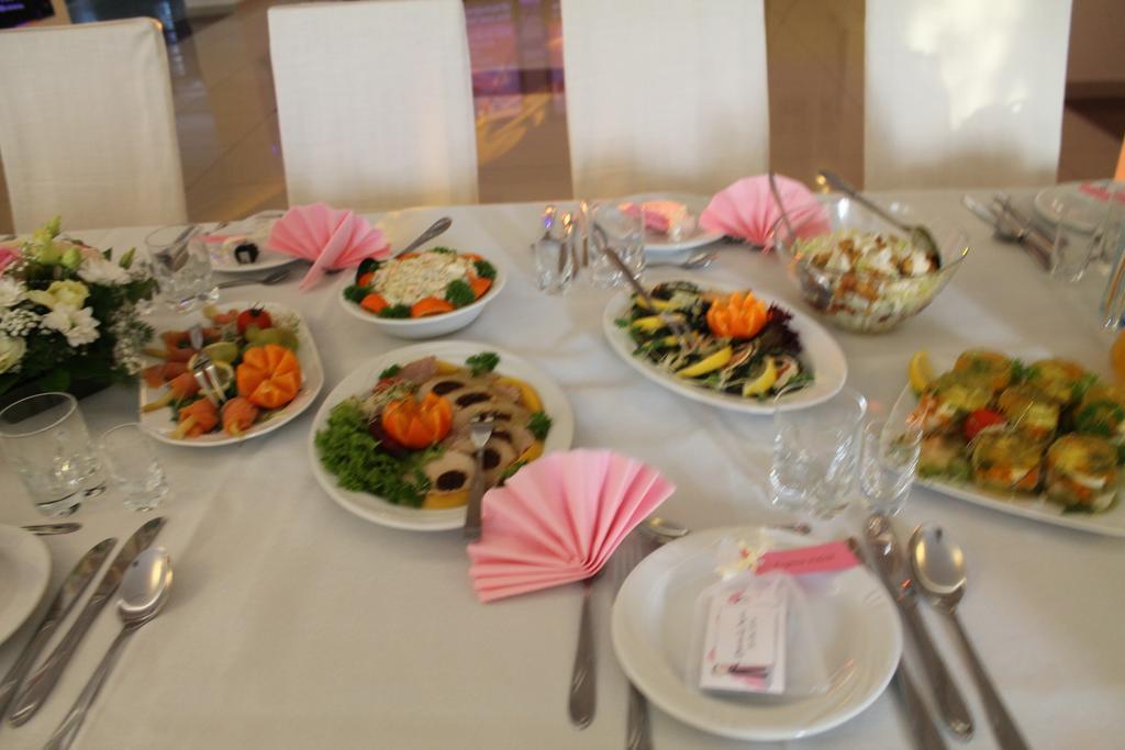 Hotel Kaprys Świdnik Kültér fotó