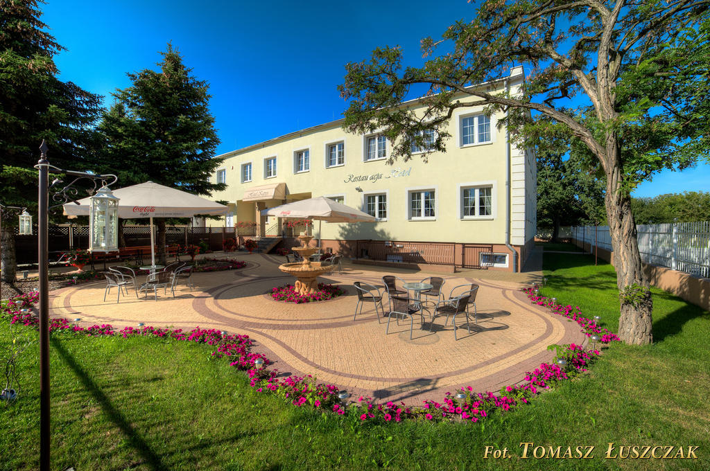 Hotel Kaprys Świdnik Kültér fotó
